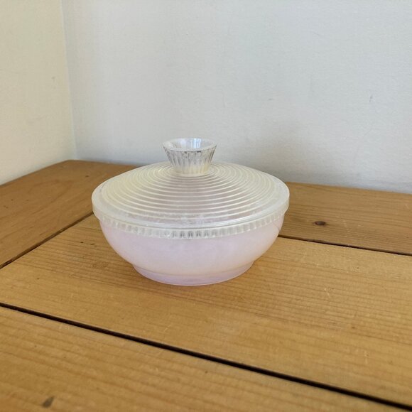 Fosta Celluloid Powder Box with Lid Pale Pink Vintage Trinket Bowl Dish - Picture 6 of 6